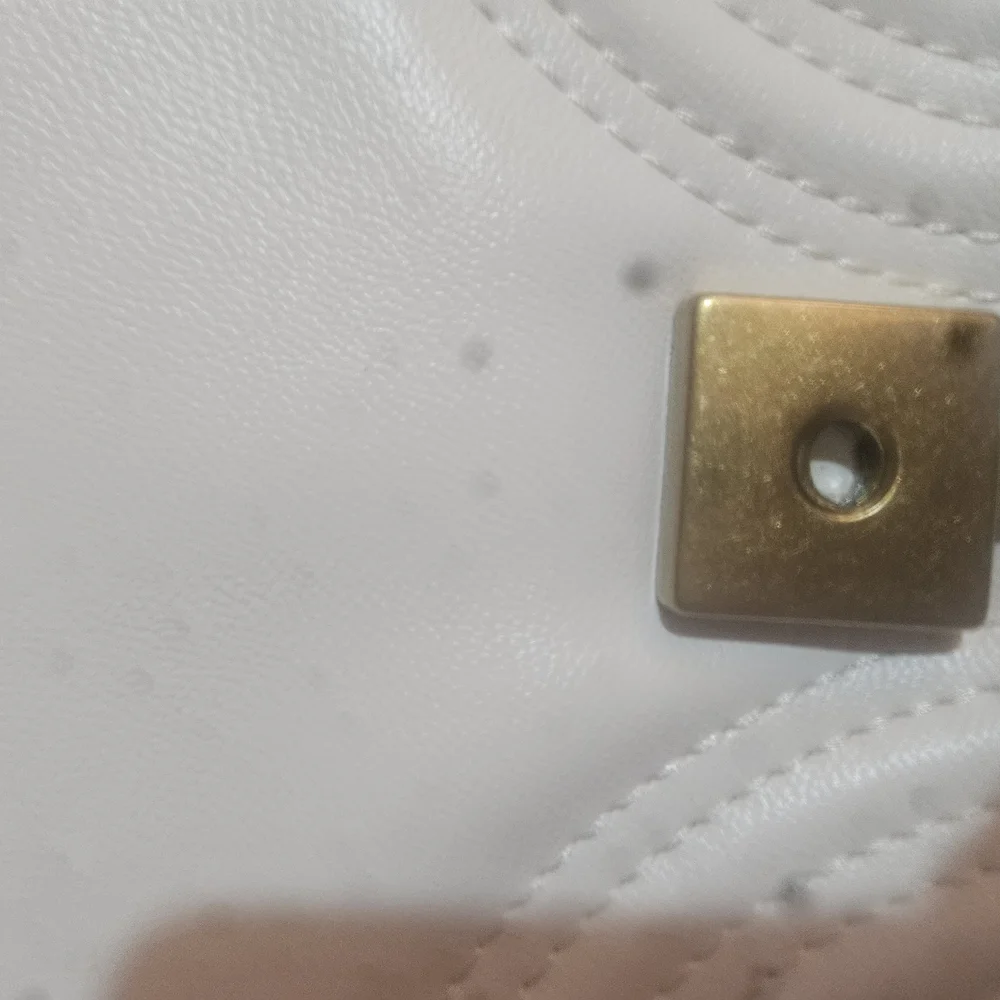 Gucci White GG Marmont Quilted Shoulder Bag - Picture 8 of 14